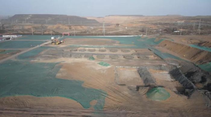 2021年12月11日，督察組使用無人機拍攝，神木市蘭炭產業(yè)特色園區(qū)檸條塔片區(qū)廢水集中處理設施僅完成部分基礎建設