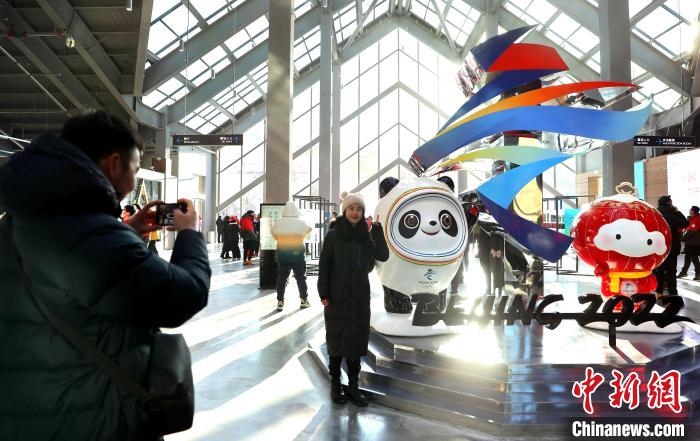 圖為滑雪場現(xiàn)場?！≡S婷 攝