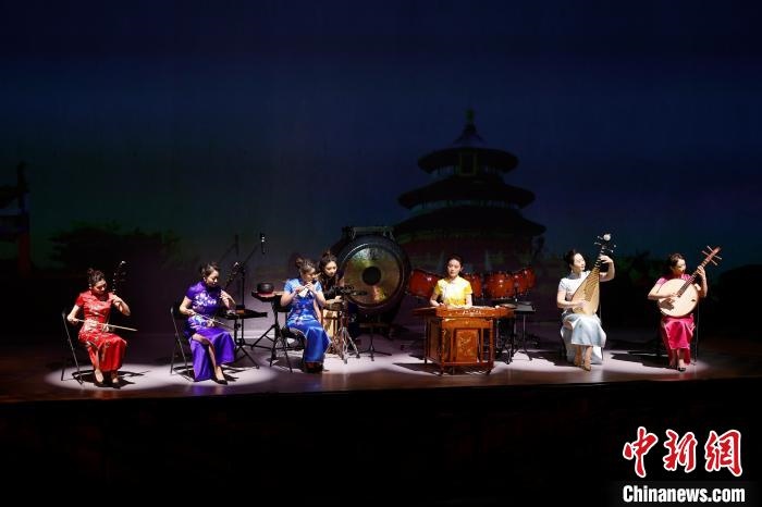 6日，“相約北京”奧林匹克文化節(jié)暨第22屆“相約北京”國際藝術(shù)節(jié)在京開幕?！?lt;a target='_blank' href='/'>中新社</a>記者 富田 攝