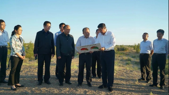 1599443492104587.png 國家發(fā)改委副主任兼國家統(tǒng)計(jì)局局長寧吉喆在庫布其考察調(diào)研405.png