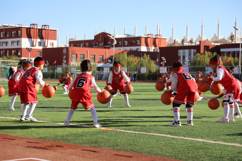 1634616760975573.jpg 花式籃球表演《童心童夢2.JPG