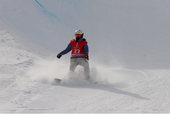 1708081404119632.png “十四冬”單板滑雪U型場地技巧公開組預(yù)賽超燃完賽86.png