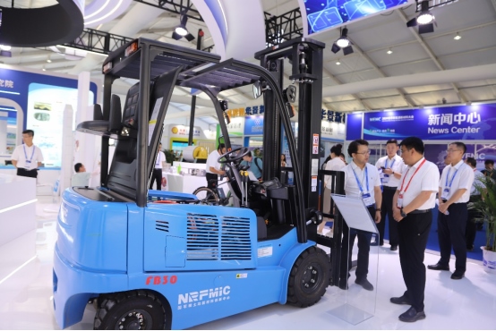 1721965682106271.png 組圖|聚焦“雙新”大會 大咖云集“展”風(fēng)采303.png