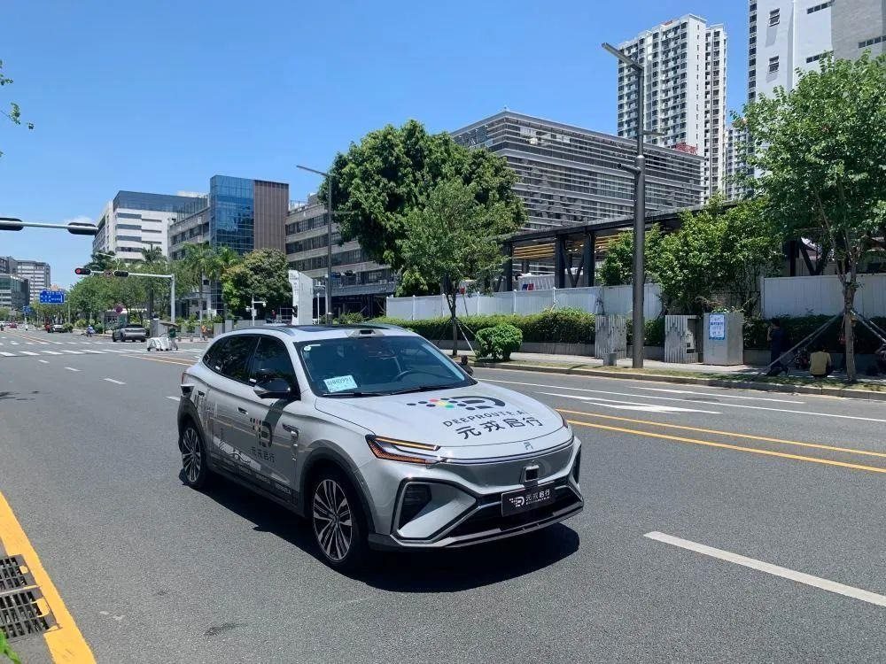 △自動駕駛汽車在河套深港科技創(chuàng)新合作區(qū)開展道路測試。