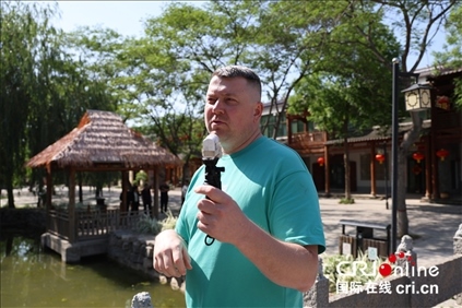 【2023打卡中國】外國網紅打卡河南畫虎村 感受鄉(xiāng)村振興“虎虎生威”_fororder_圖片22