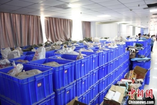 圖為待清理的骨骼標(biāo)本。王宇 攝