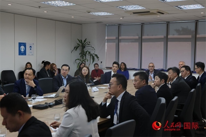 與會代表參與座談交流。（人民網(wǎng)記者 時元皓攝）