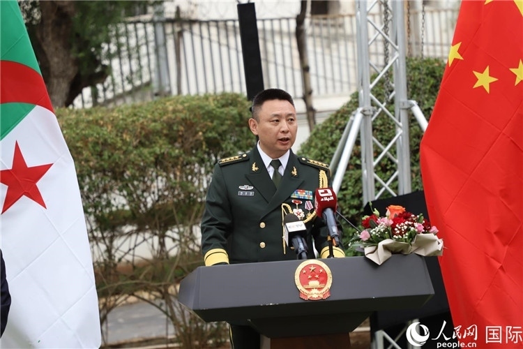 圖為胡璽鈞武官致辭。人民網(wǎng)記者 王傳寶攝