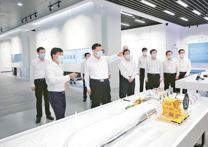 2023年7月5日至7日，中共中央總書(shū)記、國(guó)家主席、中央軍委主席習(xí)近平在江蘇考察。這是5日下午，習(xí)近平在蘇州工業(yè)園區(qū)考察。 新華社記者 鞠鵬/攝