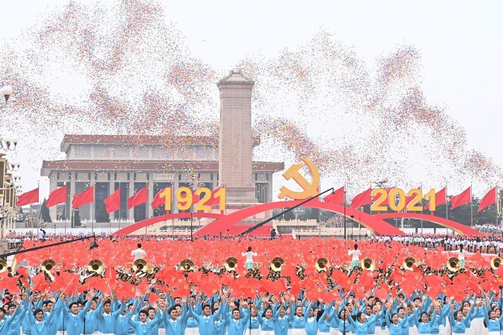 2021年7月1日上午，慶祝中國共產(chǎn)黨成立100周年大會在北京天安門廣場隆重舉行。這是慶祝大會現(xiàn)場放飛氣球。新華社記者 李尕 攝