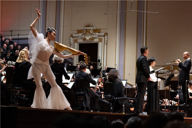 圖8月5日，2023愛丁堡國際藝術(shù)節(jié)開幕式音樂會《慈悲頌》的演出現(xiàn)場。藝術(shù)節(jié)組委會供圖