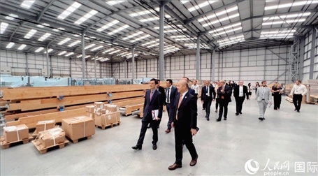 圖為旗艦倉現(xiàn)場。人民網(wǎng) 郭錦標(biāo)攝