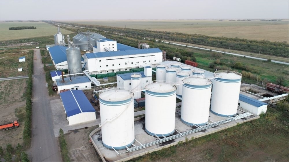 這是2022年9月2日在哈薩克斯坦北哈薩克斯坦州拍攝的愛菊農(nóng)產(chǎn)品物流加工園區(qū)（無人機照片）。新華社發(fā)（奧斯帕諾夫攝）