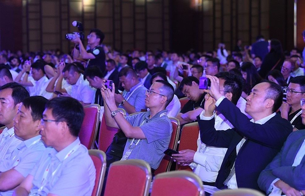 2023數(shù)字經(jīng)濟峰會·城市智能升級主題論壇現(xiàn)場。人民網(wǎng)記者 翁奇羽攝