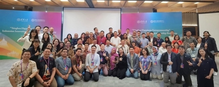 學(xué)員合影。清華大學(xué)東南亞中心供圖