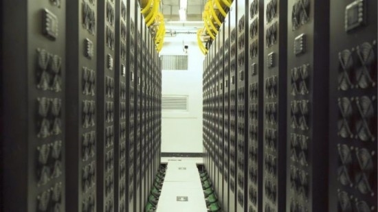 貴安超算中心內(nèi)的機(jī)房。人民網(wǎng) 陽(yáng)茜攝