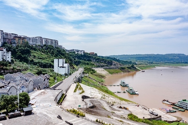 建成后的西沱鎮(zhèn)岸線環(huán)境綜合整治工程局部。受訪者供圖