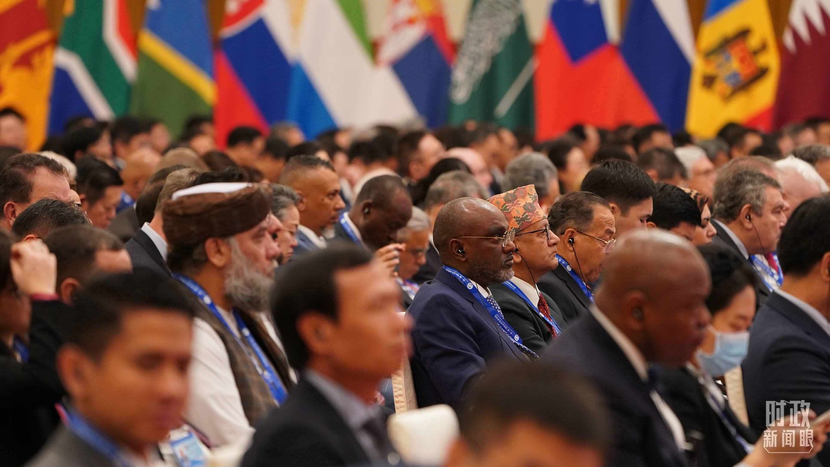 △開幕式現(xiàn)場的與會嘉賓。（總臺國廣記者李晉拍攝）