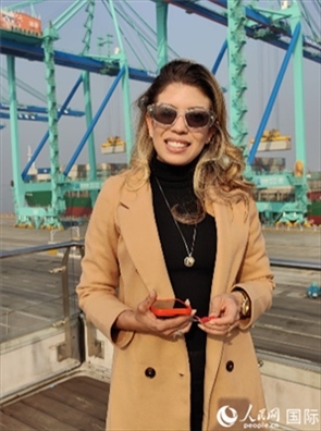 巴西《中北部傳媒集團(tuán)》記者拉尼艾莉接受采訪。人民網(wǎng)記者 符園園攝