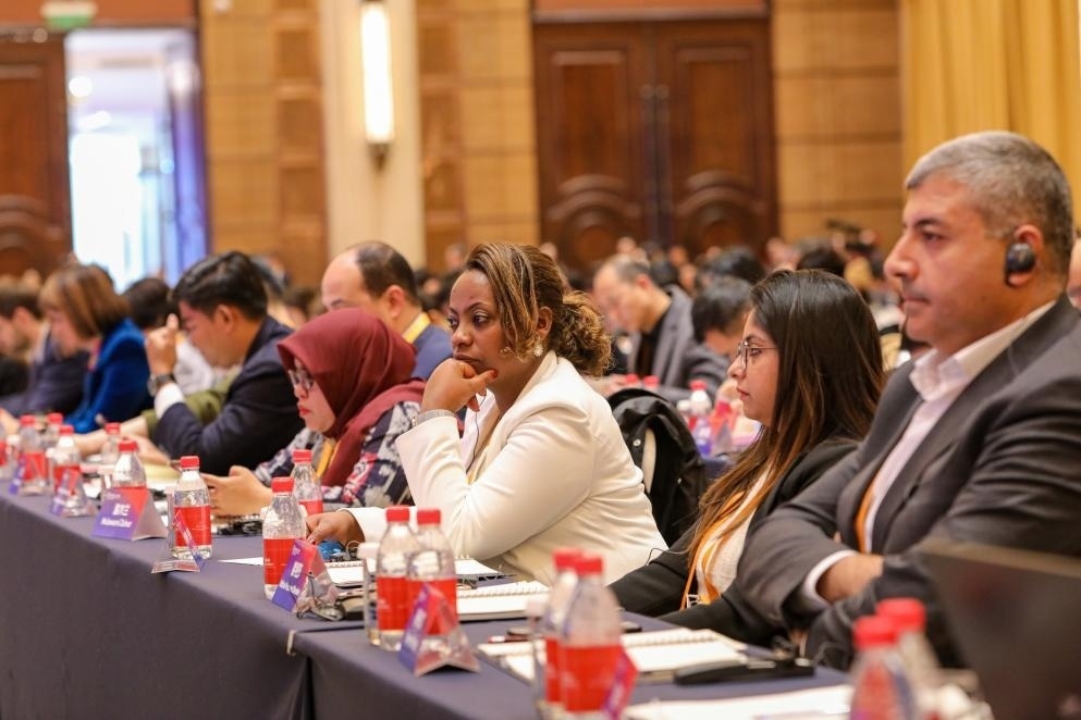 11月24日，論壇嘉賓在聆聽演講。新華社記者 辛夢(mèng)晨 攝