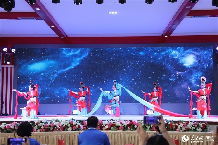 才藝表演環(huán)節(jié)。人民網(wǎng)記者 孫廣勇攝