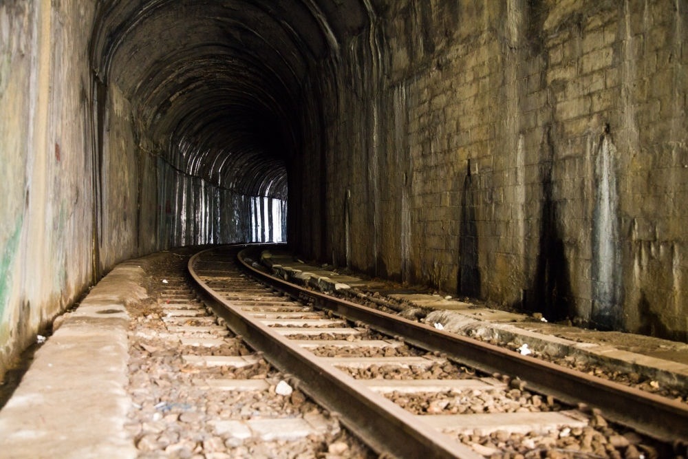 這是2013年3月22日拍攝的河口境內(nèi)的米軌鐵路。