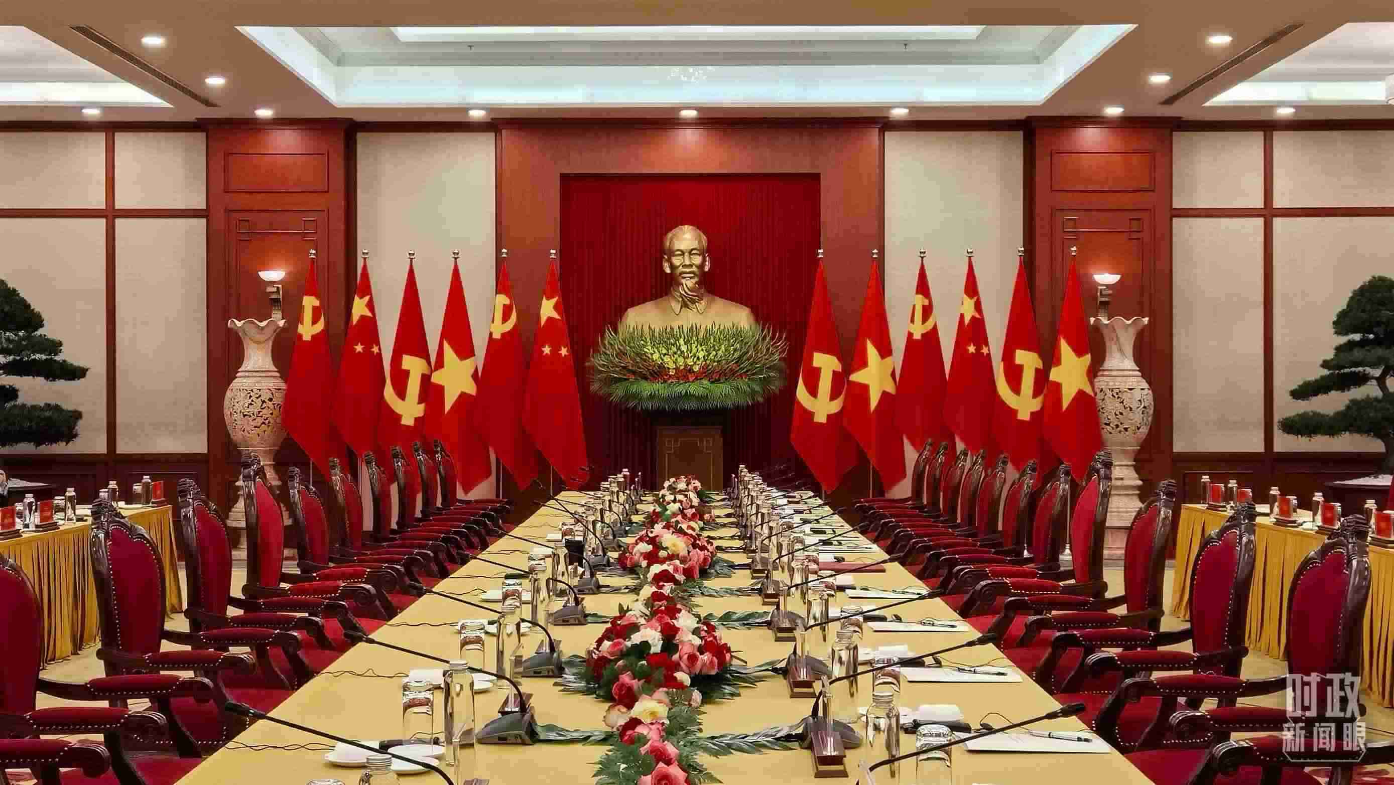 △當(dāng)?shù)貢r(shí)間12月12日下午，習(xí)近平在這里與阮富仲舉行會(huì)談，這是會(huì)談開(kāi)始前的場(chǎng)景。（總臺(tái)央視記者邢彬拍攝）