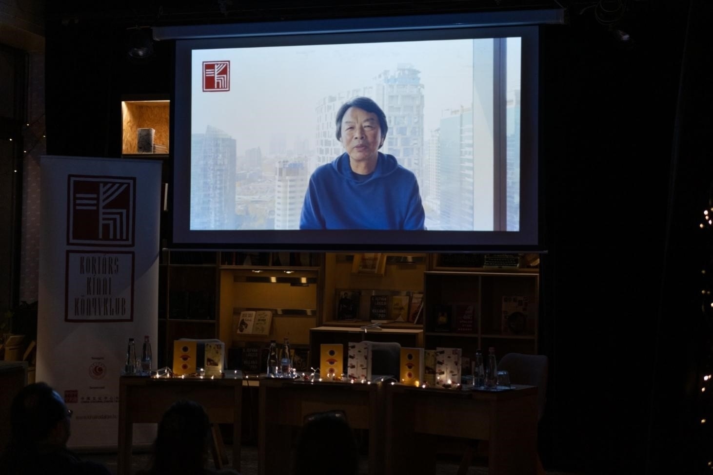 劉震云通過視頻介紹小說。摩爾多瓦尼·巴爾納巴斯攝