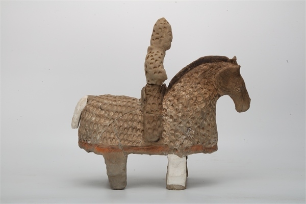 陶鎧甲騎馬俑。國家文物局供圖