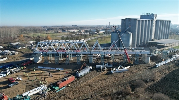 維爾巴斯特大橋鳥瞰。 匈塞鐵路中方聯(lián)營體供圖