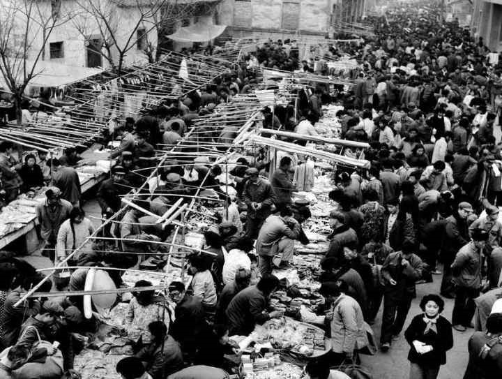 1982年，義烏湖清門馬路市場場景。拍友 金福根 攝