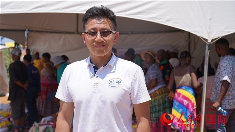 延鋒彼歐南非公司總經理張鑫發(fā)言致辭。人民網 張茜攝