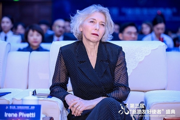 伊雷妮·皮韋蒂參加第三屆“絲路友好使者”盛典頒獎(jiǎng)活動(dòng)。主辦方供圖