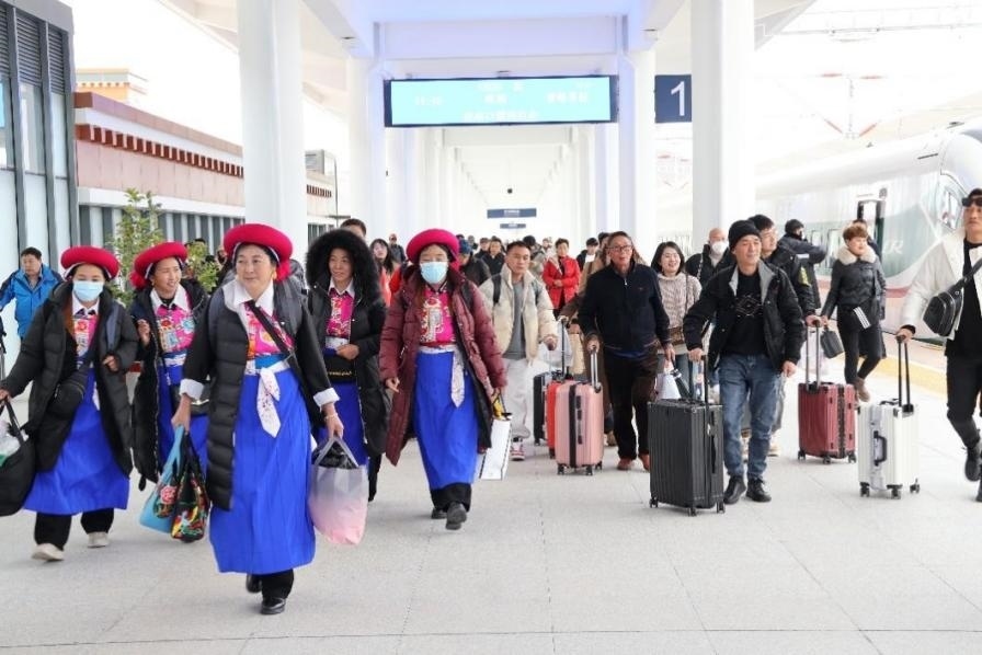 麗香鐵路開通滿月，累計發(fā)送旅客超18萬人次。受訪方供圖