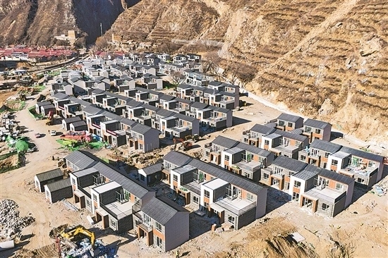 1月16日，門頭溝區(qū)齋堂鎮(zhèn)沿河口村，即將進(jìn)入內(nèi)部裝修環(huán)節(jié)的異地安置項(xiàng)目建設(shè)現(xiàn)場(chǎng)。