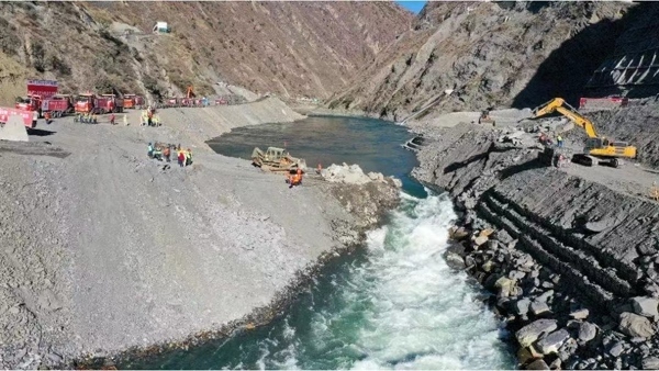 卡拉水電站實現(xiàn)大江截流。受訪者供圖