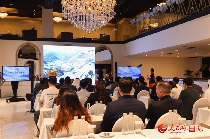 2日，“你好！中國”——2024中國北方冰雪旅游海外推廣季阿聯(lián)酋專場活動在阿聯(lián)酋迪拜舉行。人民網(wǎng)記者任皓宇攝