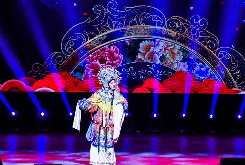 京劇梅派傳人胡文閣帶來(lái)《貴妃醉酒》。趙 靖攝