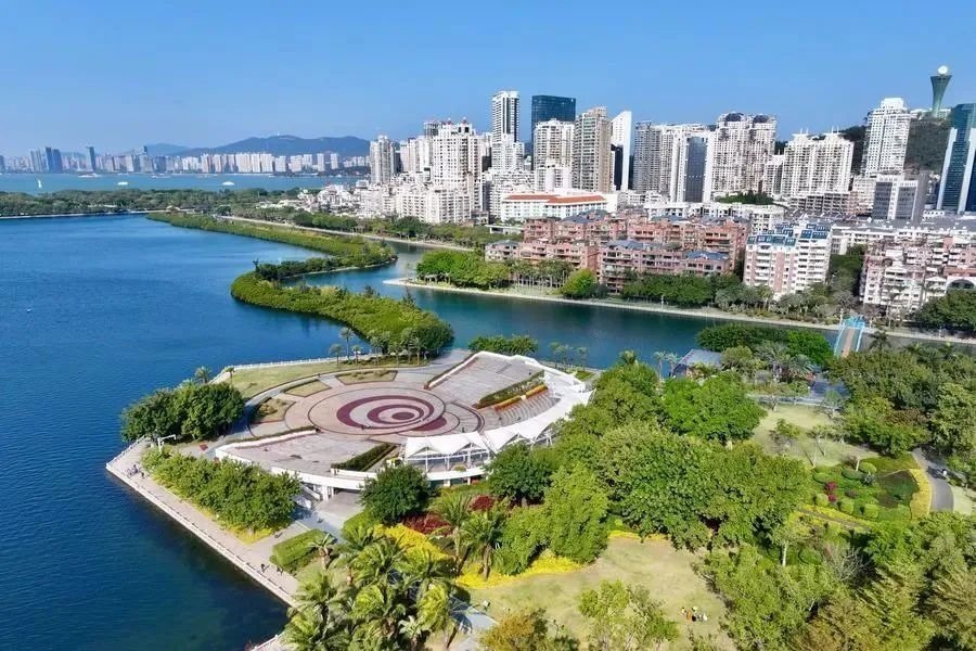 △1月24日，廈門筼筜湖白鷺洲公園及周邊城市景觀。