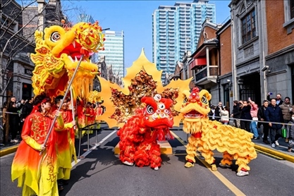2024年2月10日，上海張園舉辦舞龍舞獅活動(dòng)，為市民和游客獻(xiàn)上一場(chǎng)視覺(jué)盛宴。