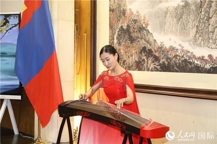 古箏表演。人民網(wǎng)記者 霍文攝