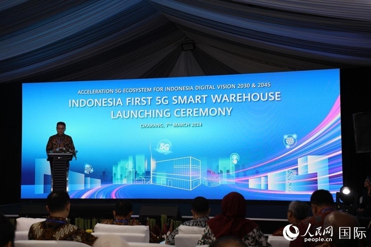 華為印尼CEO郭海龍?jiān)诮夷粌x式發(fā)表講話。人民網(wǎng)記者 曹師韻攝