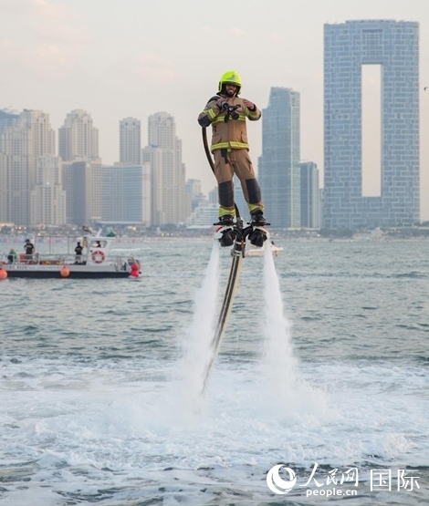 水上消防員。人民網(wǎng) 塔里克·易卜拉欣攝