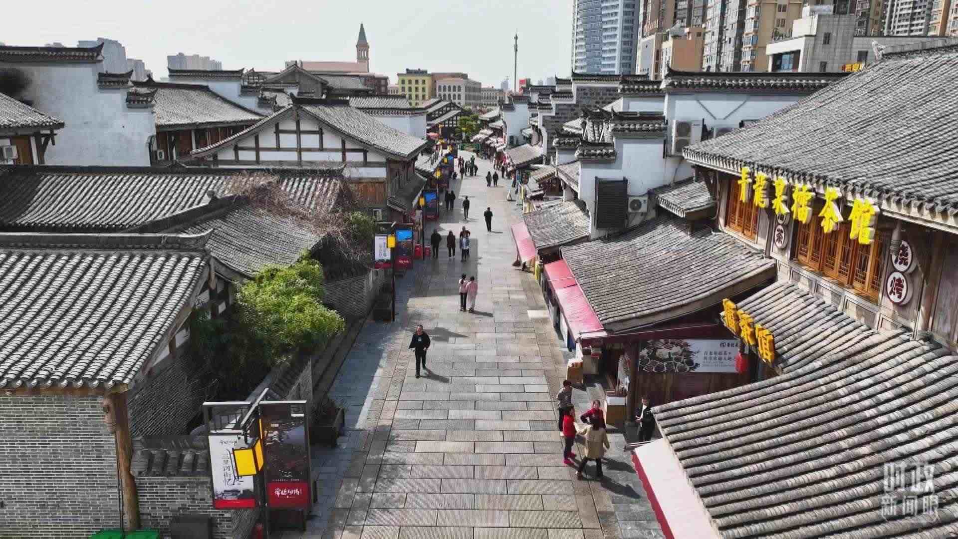 △常德河街。（總臺(tái)記者姚鵬、溫盛強(qiáng)拍攝）