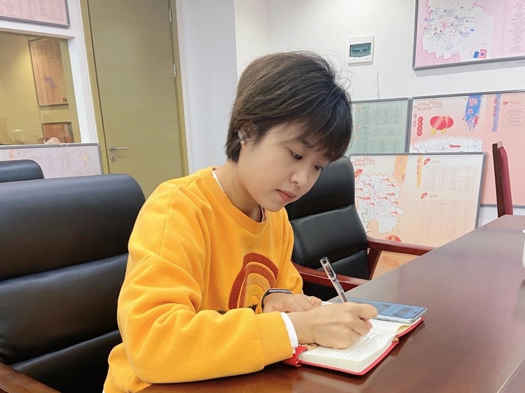 武麗潔在工作中。新華社發(fā)