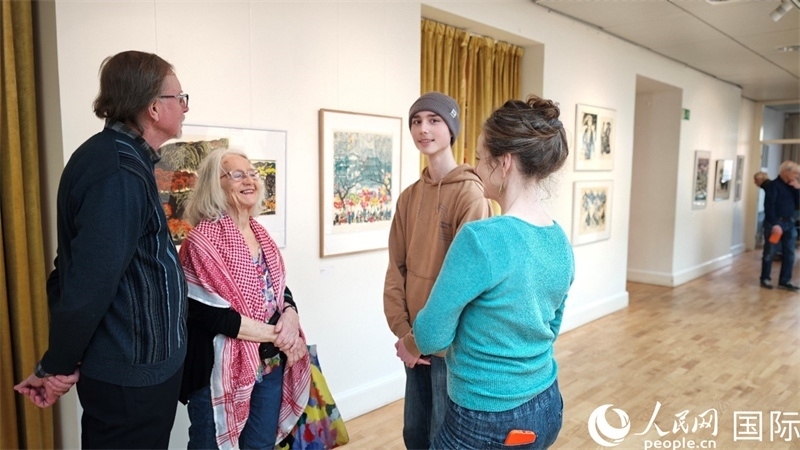 參加講座活動(dòng)的瑞典聽眾。人民網(wǎng)記者殷淼攝