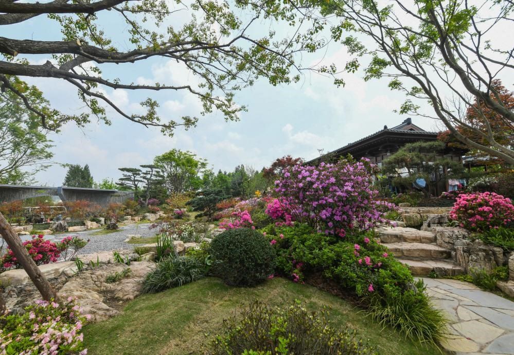 這是2024年4月12日拍攝的成都世園會(huì)主會(huì)場(chǎng)寧波園。新華社記者 王曦 攝