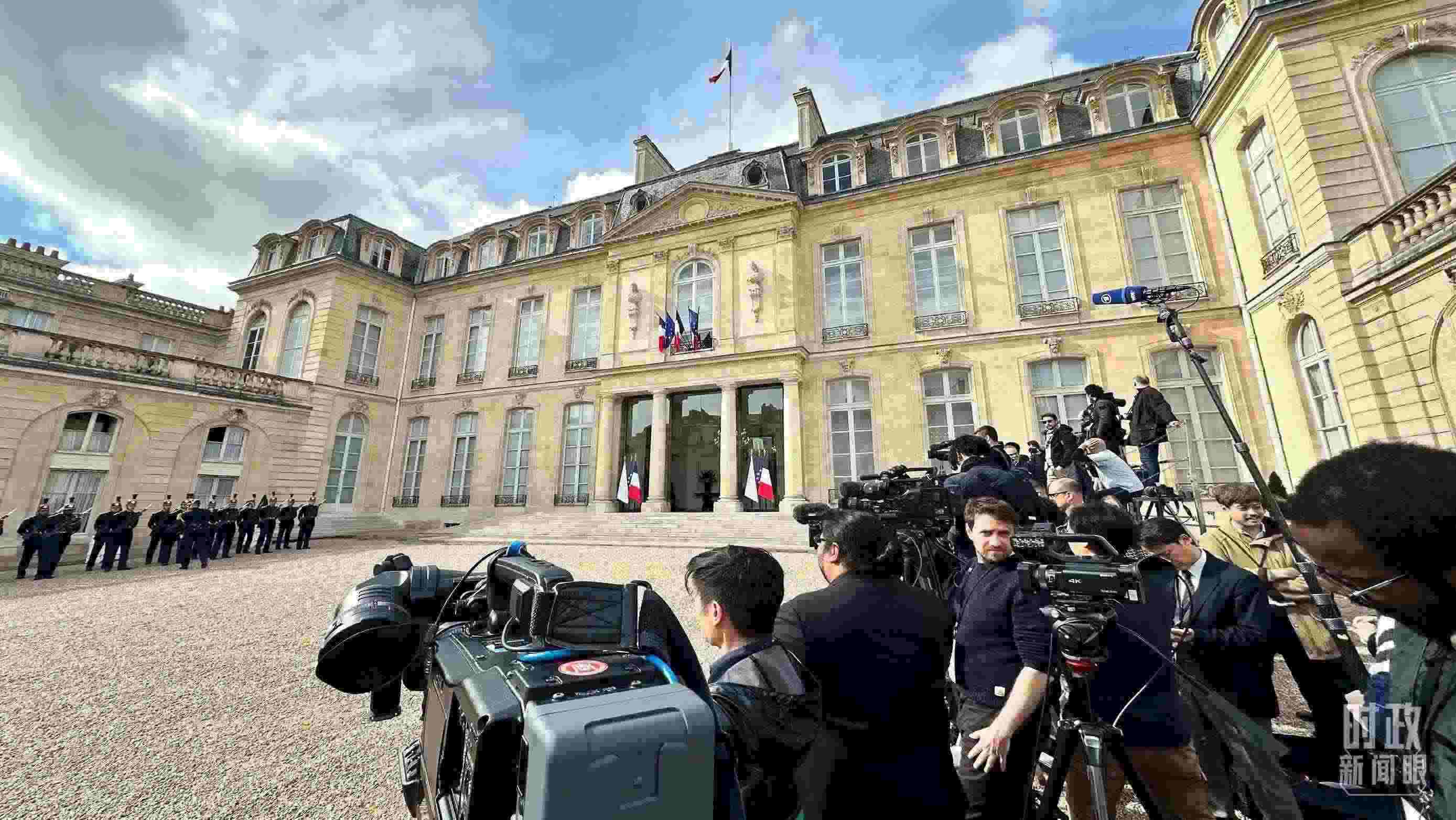 △愛(ài)麗舍宮。（總臺(tái)央視記者關(guān)舟拍攝）