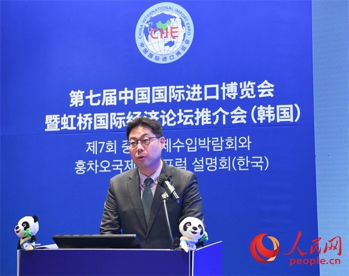 三養(yǎng)方圓集團(tuán)副社長韓世爀發(fā)言。 人民網(wǎng) 程安康攝