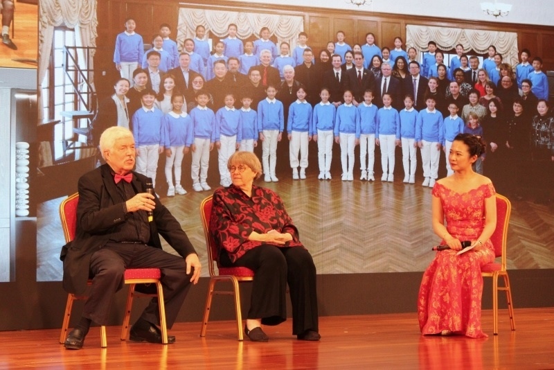 3、費(fèi)城交響樂團(tuán)小提琴手戴維·布斯講述自己與中國50多年的友好故事。 伊莎貝爾·羅德里格斯攝